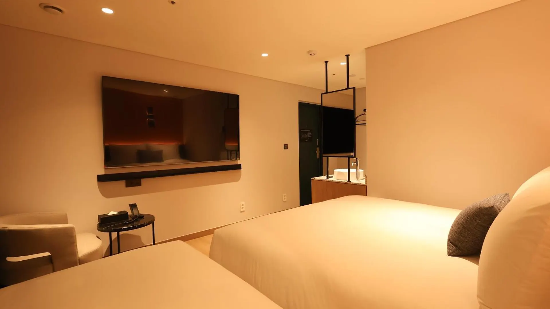 New Blanc Central Myeongdong Seoul Hotel