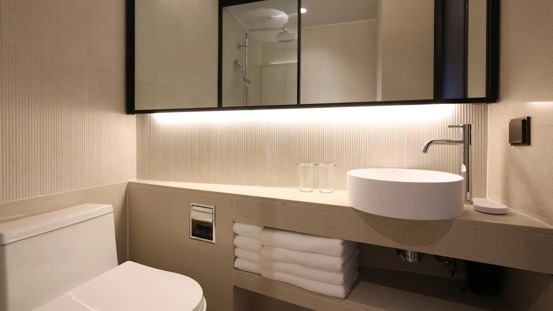 New Blanc Central Myeongdong Seoul 4*,