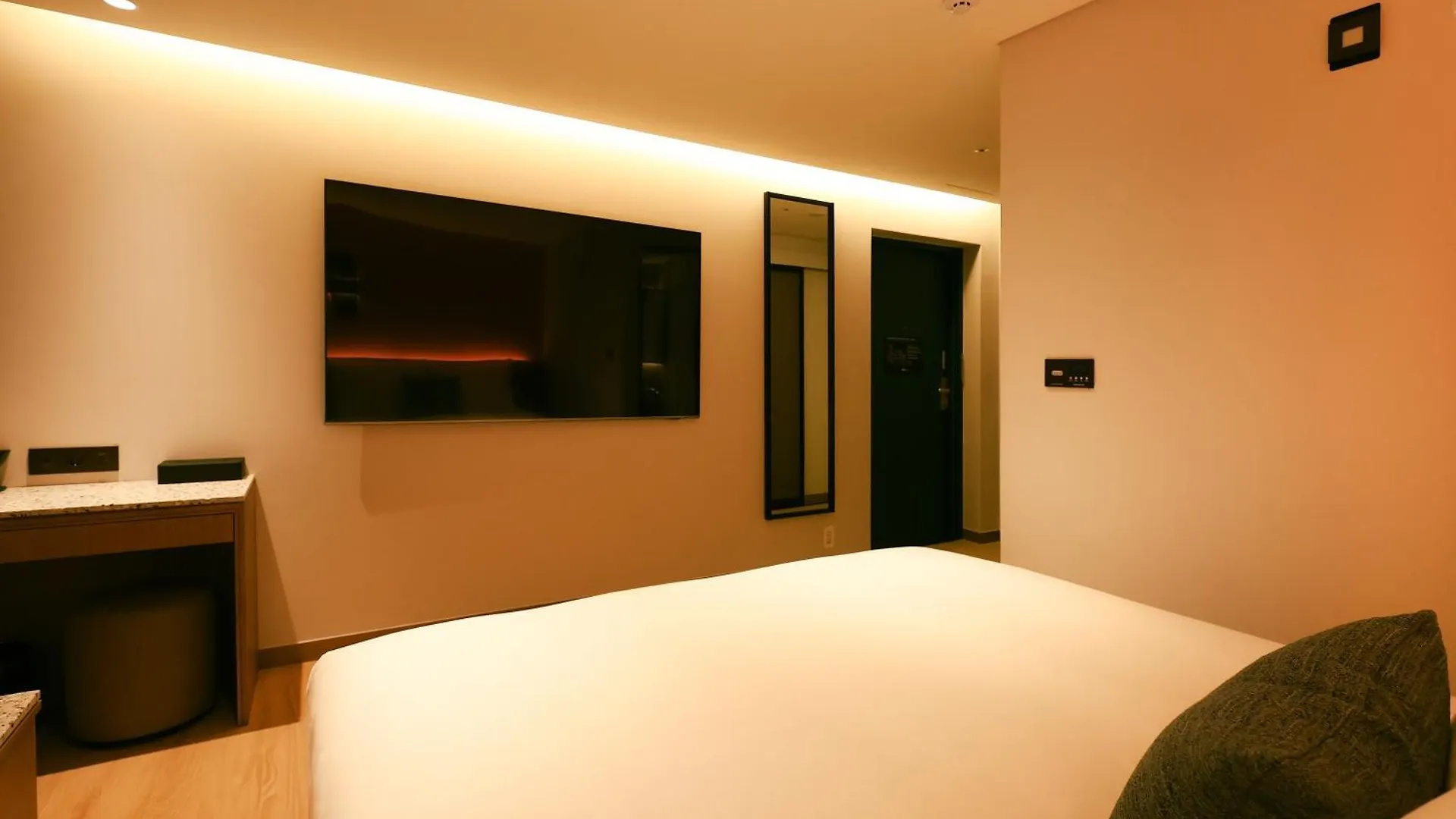 New Blanc Central Myeongdong Seoul Hotel